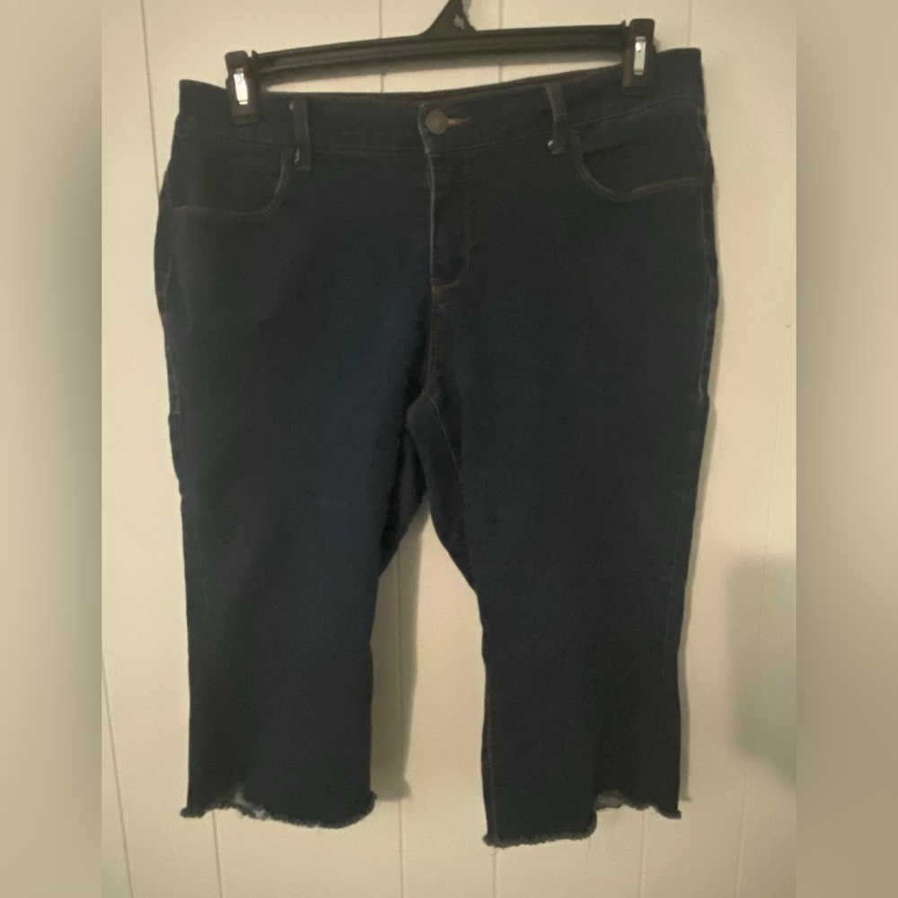 Women’s Faded Glory Denim Capris Size 16WP